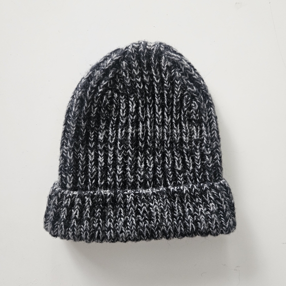 American Eagle Outfitters Accessories - NWOT AE/American Eagle Cozy Shaker Stitch Beanie Hat